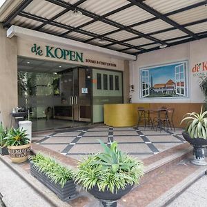 Urbanview Hotel de Kopen Malang